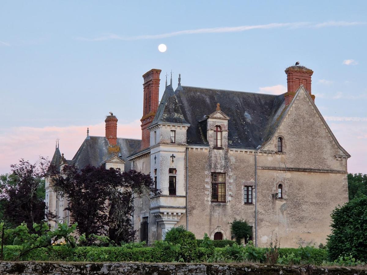 Chateau De La Verie Challans Exterior photo