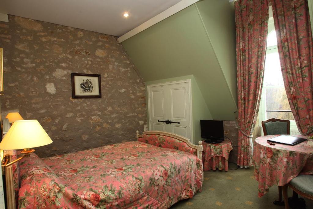 Chateau De La Verie Challans Room photo