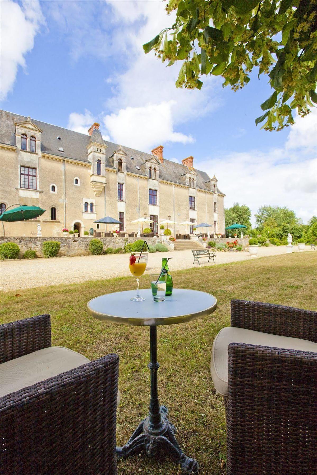 Chateau De La Verie Challans Exterior photo